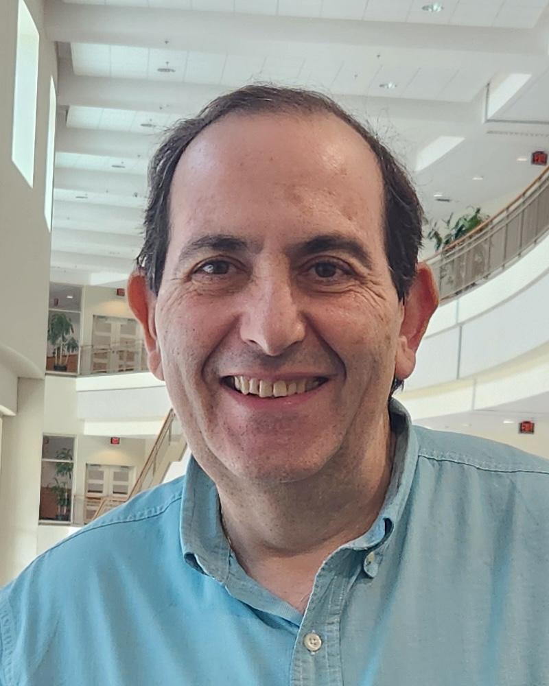 Dr. Luis Balicas